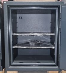 Nr. 2.303 / Panzerschrank VA – 65