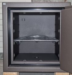 Nr. 1.295 / Panzerschrank VA – 50