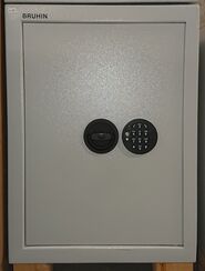 Nr. 2.180 / Möbeltresor NB - 66